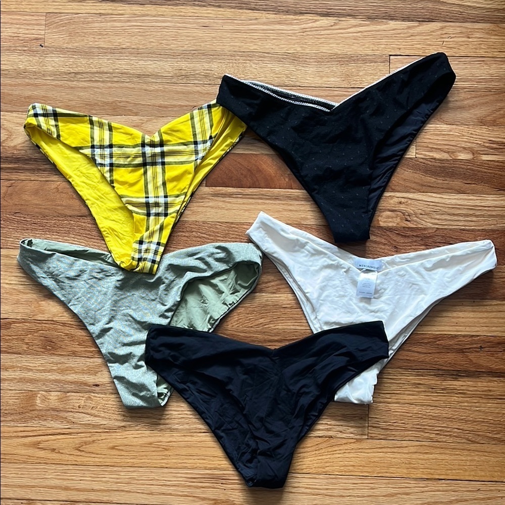 WEWOREWHAT bundle of 5 delilah bikini bottoms size large